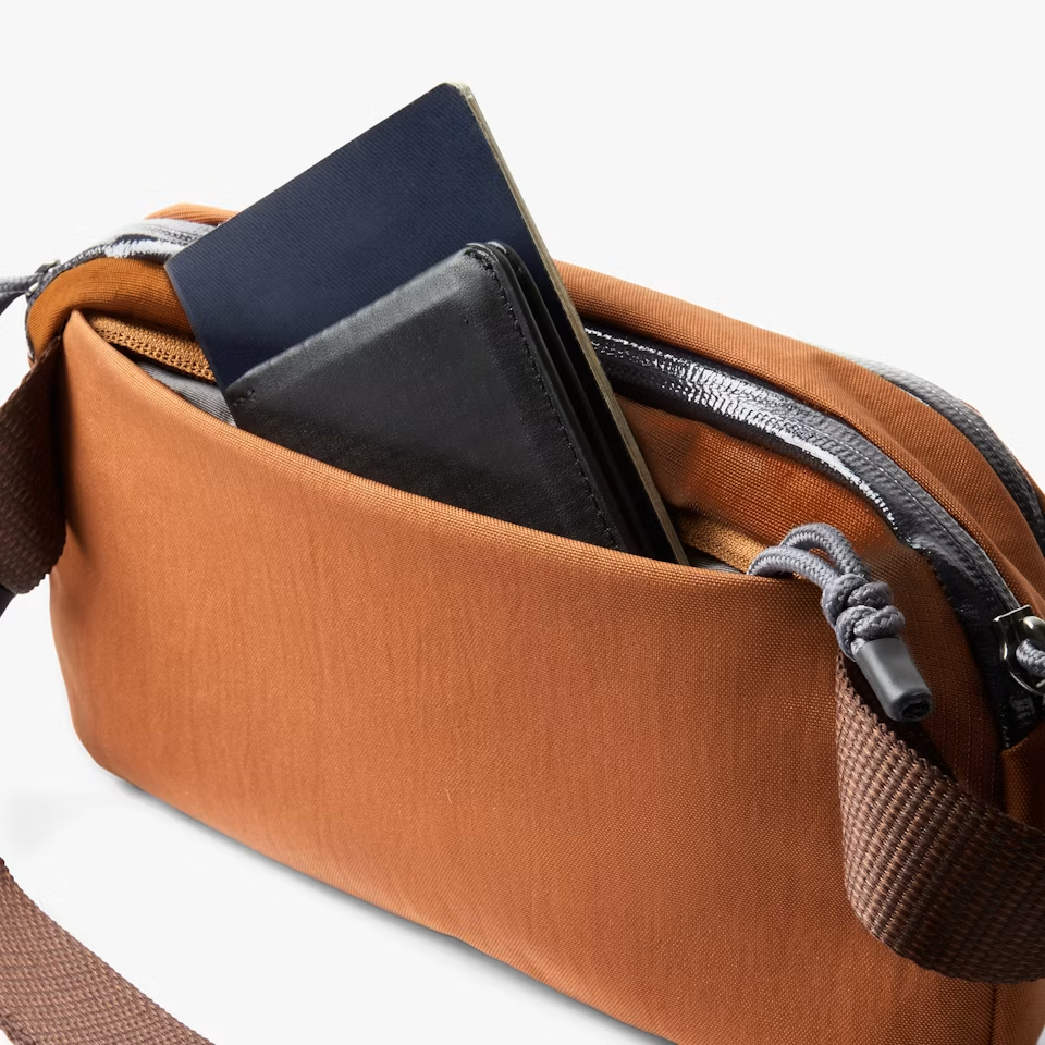 Wytrzymała torba typu sling 2,5L z automatycznym zagęszczeniem przestrzeni