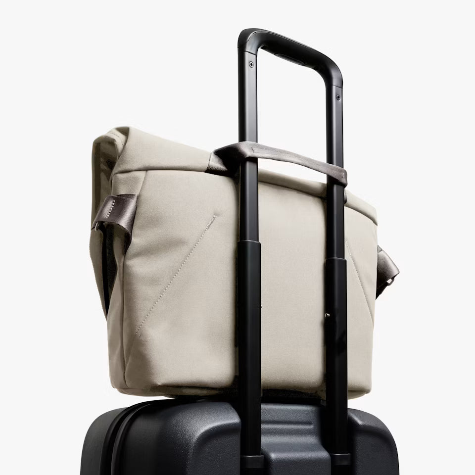 Klasyczny pakiet pocztowy 13L z miejscem na laptop 14 cali i magnetycznym zamknięciem